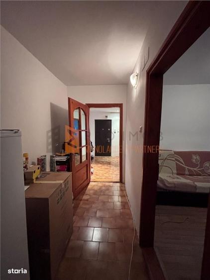 Apartament cu 3 camere decomandat în Lacu