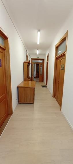 Birou, de 48.770000457764 mp, în P-ța Romană