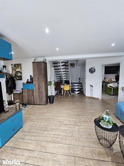 Casă cu 4 camere cu Teren 332 Mp în Sântandrei