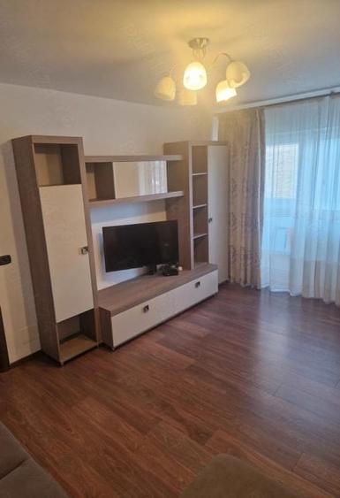 Apartament cu 3 camere decomandat, mobilat în 1 Mai