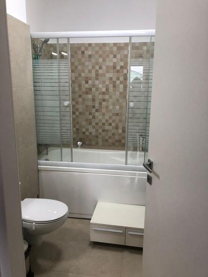 Apartament cu 3 camere, mobilat în Nord-Est