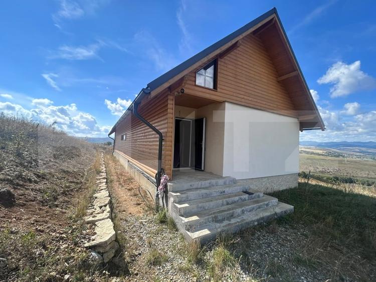Casă individuală cu 4 camere cu Teren 2000 Mp în Exterior Sud