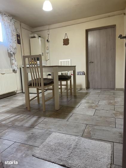 Casă cu 5 camere cu Teren 1200 Mp în Calea București