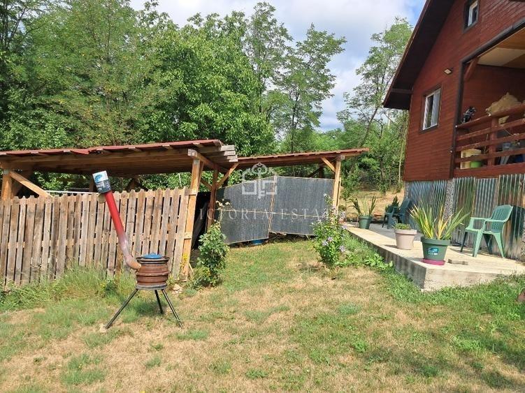 Casă individuală cu 2 camere cu Canalizare în Surani