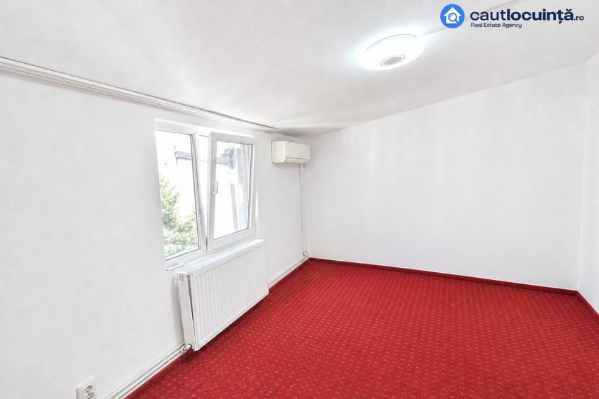 Casă individuală cu 7 camere cu Canalizare în Ultracentral
