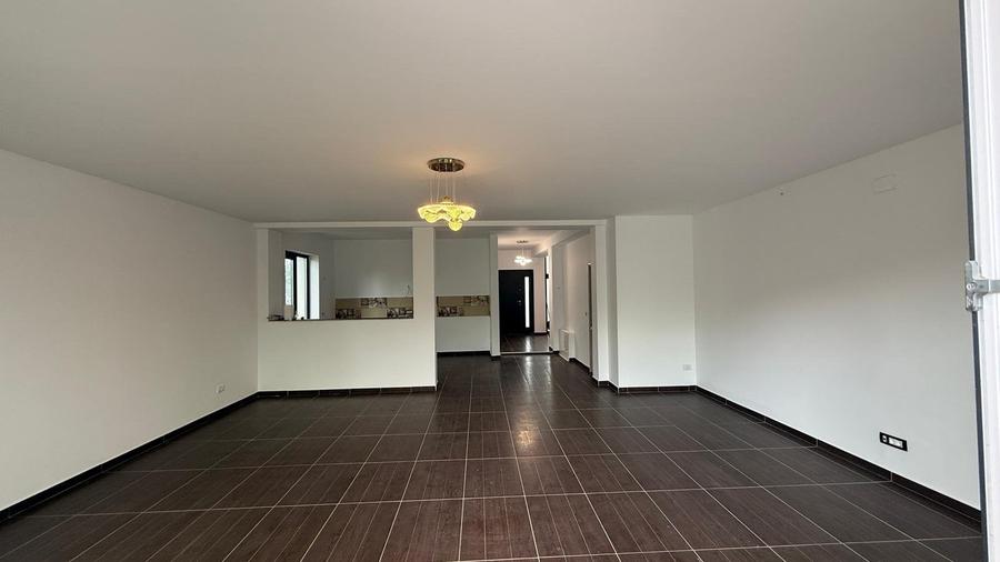Duplex cu 5 camere cu Garaj în Corbeanca