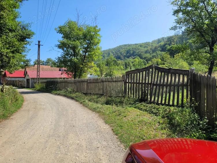 Teren de 1400 mp, în Săvârșin