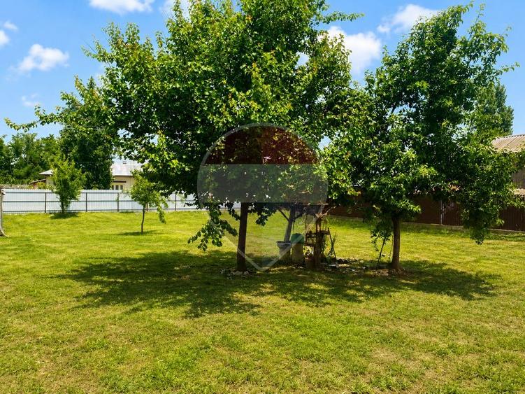 Casă individuală cu 3 camere cu Teren 1200 Mp în Gostinu