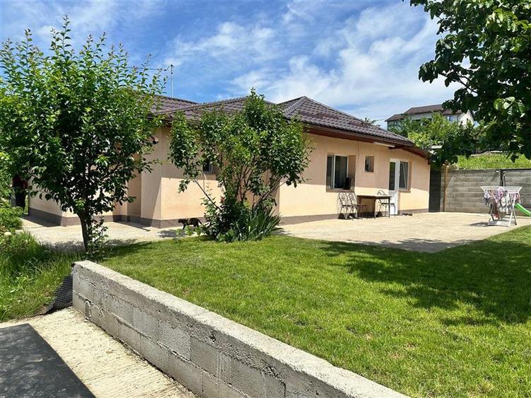 Casă individuală cu 3 camere cu Teren 1318 Mp în Holboca
