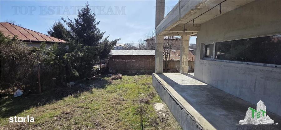 Casă cu 4 camere cu Teren 1643 Mp în Domnești