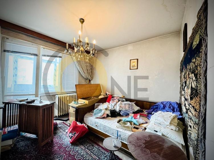Apartament cu 3 camere semidecomandat în Dristor