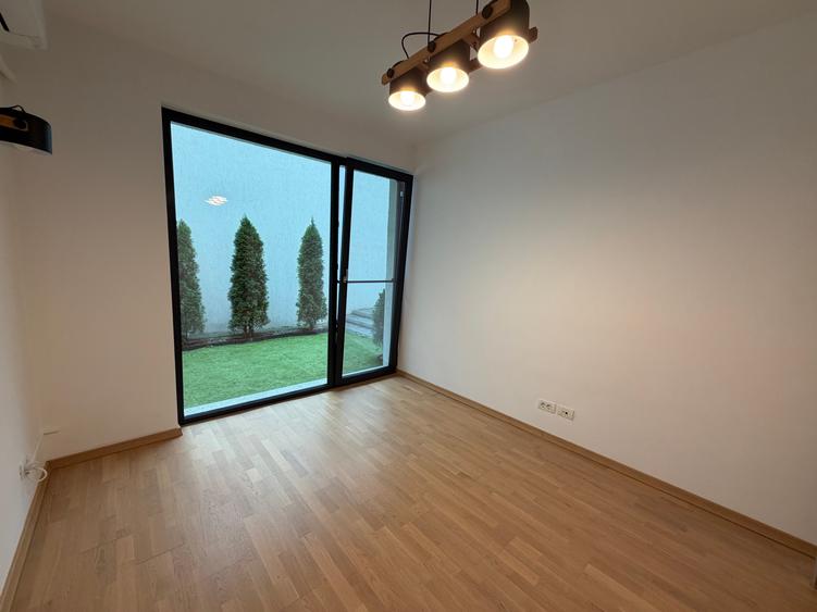 Apartament cu 3 camere decomandat în Arcul de Triumf