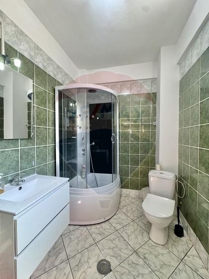 Casă cu 6 camere cu Teren 180 Mp în Giulești
