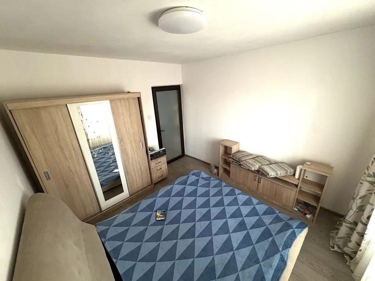 Apartament cu 2 camere decomandat, mobilat în Dacia