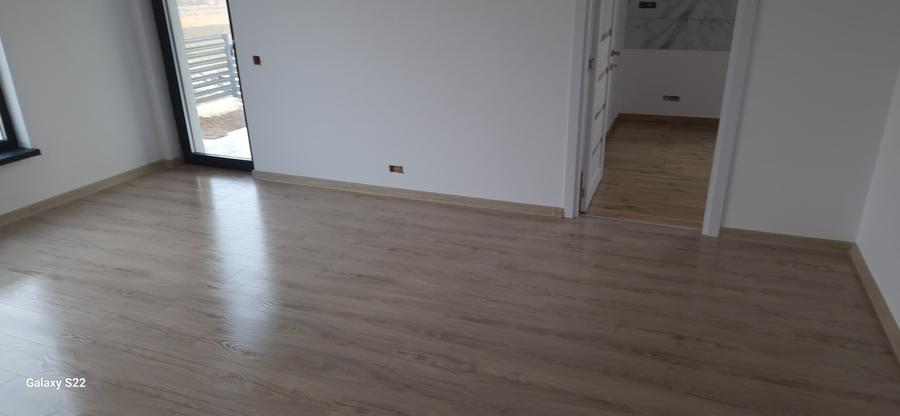 Casă individuală cu 4 camere cu Teren 533 Mp în Periferie
