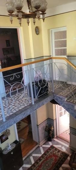 Casă individuală cu 5 camere cu Canalizare în Central