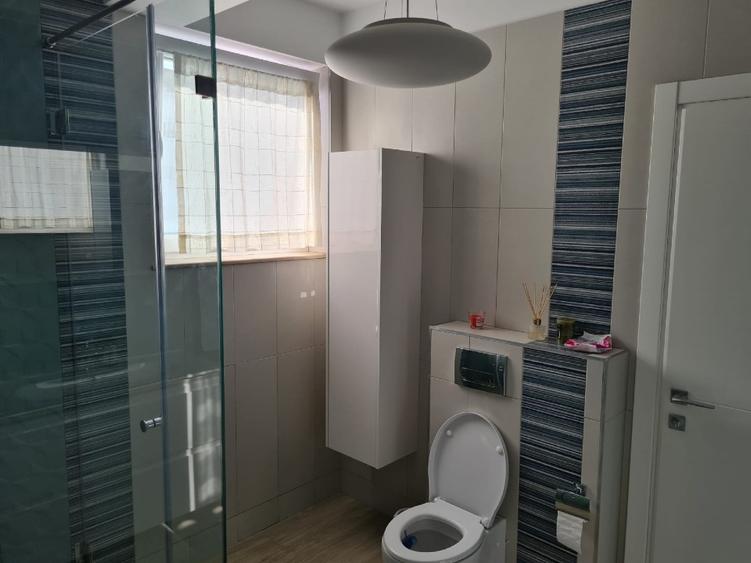 Casă individuală cu 6 camere cu Canalizare în Tomis Plus