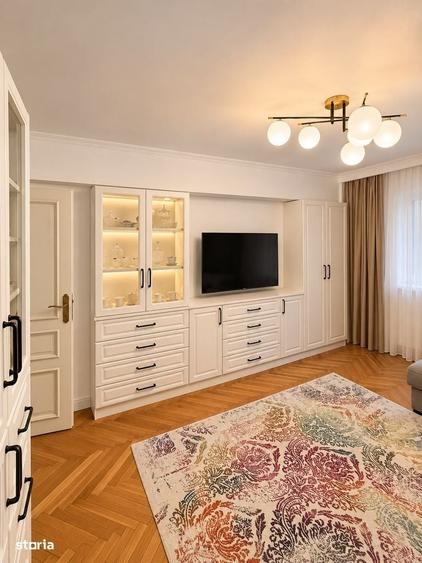Apartament cu 3 camere decomandat în Central