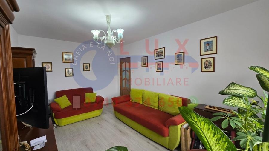 Apartament cu 4 camere decomandat în Central