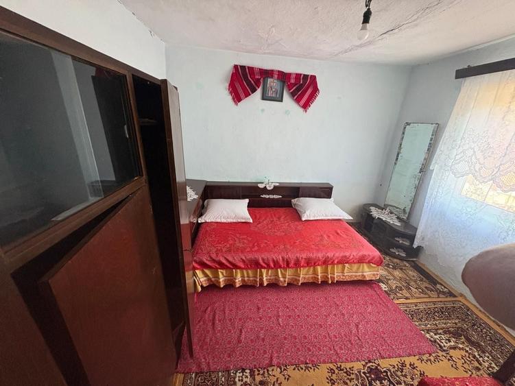 Casă individuală cu 6 camere cu Canalizare în Fundeni