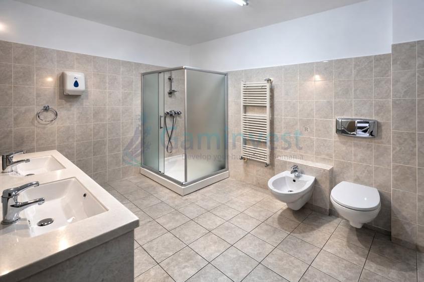 Spațiu comercial, de 624 mp, în Central