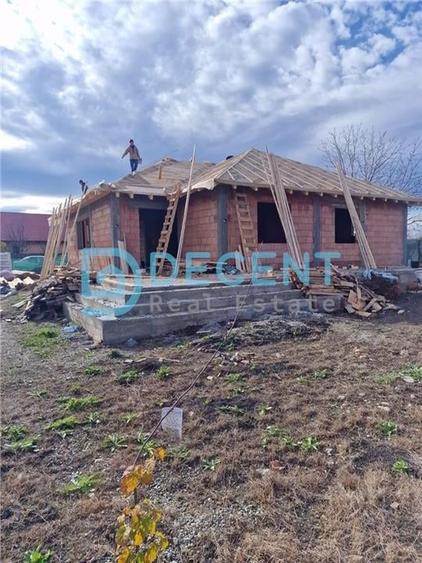 Casă individuală cu 4 camere cu Garaj în Bod