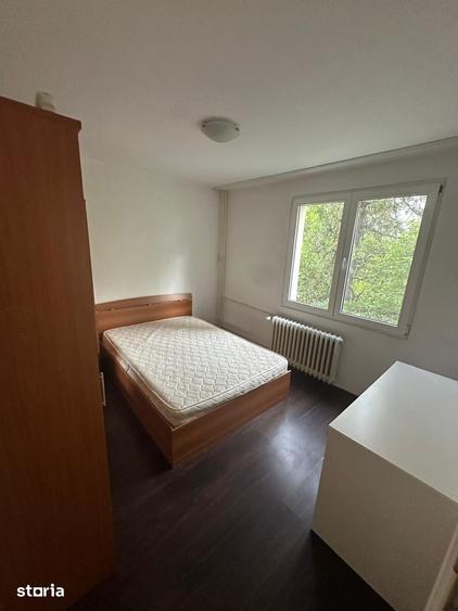 Apartament cu 3 camere decomandat în Titan
