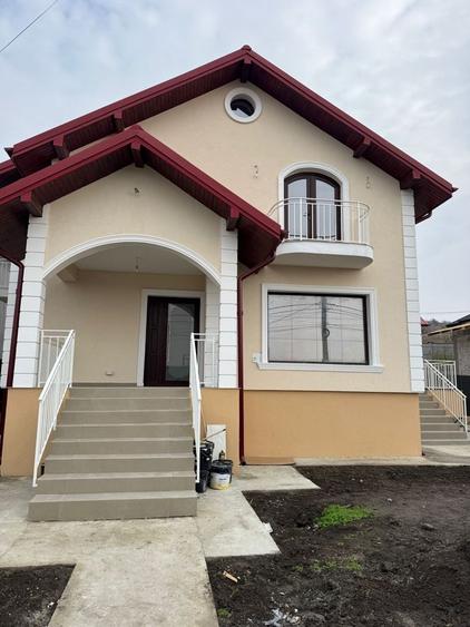 Casă cu 4 camere în Cucuteni