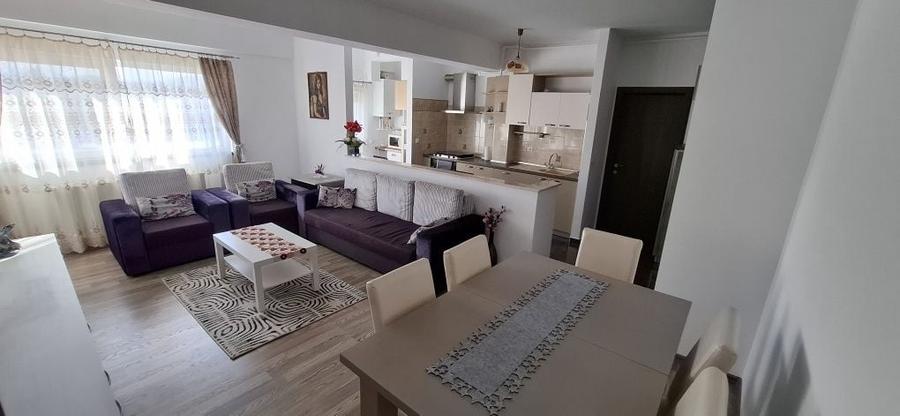 Apartament cu 2 camere decomandat în Independenței