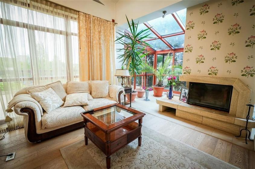 Casă individuală cu 5 camere cu Teren 3000 Mp în Nord