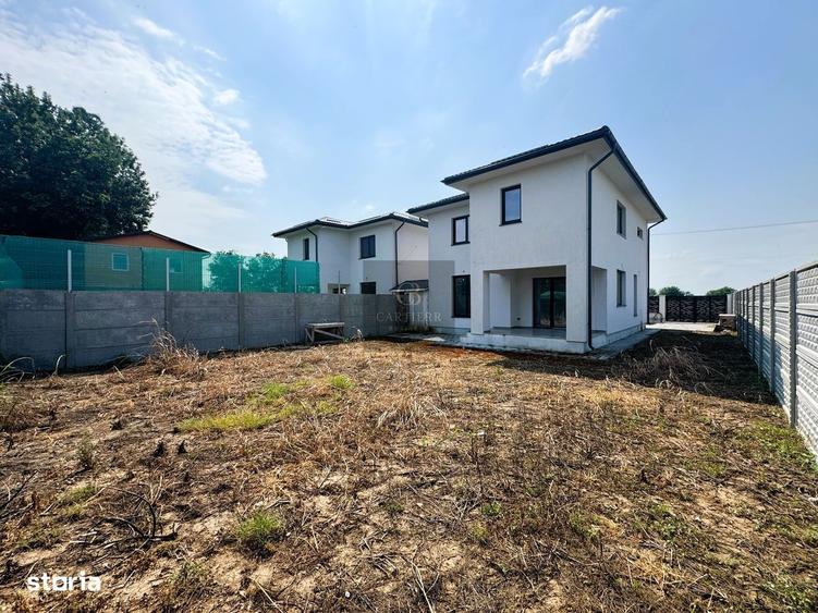 Casă cu 4 camere cu Canalizare în Dimieni