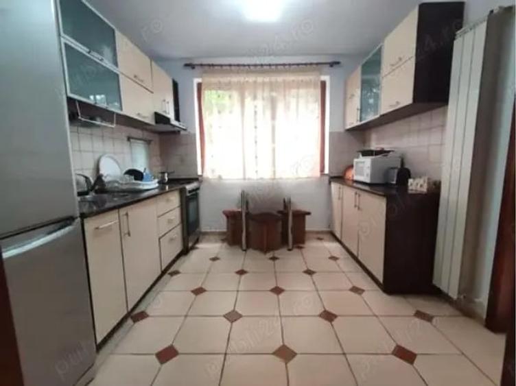 Casă cu 5 camere cu Teren 500 Mp în Central