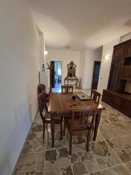 Apartament cu 3 camere decomandat în Nord