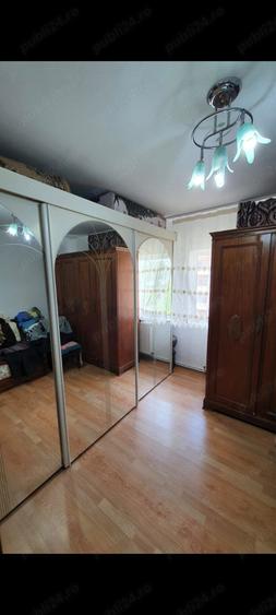 Apartament cu 3 camere decomandat în Poiana