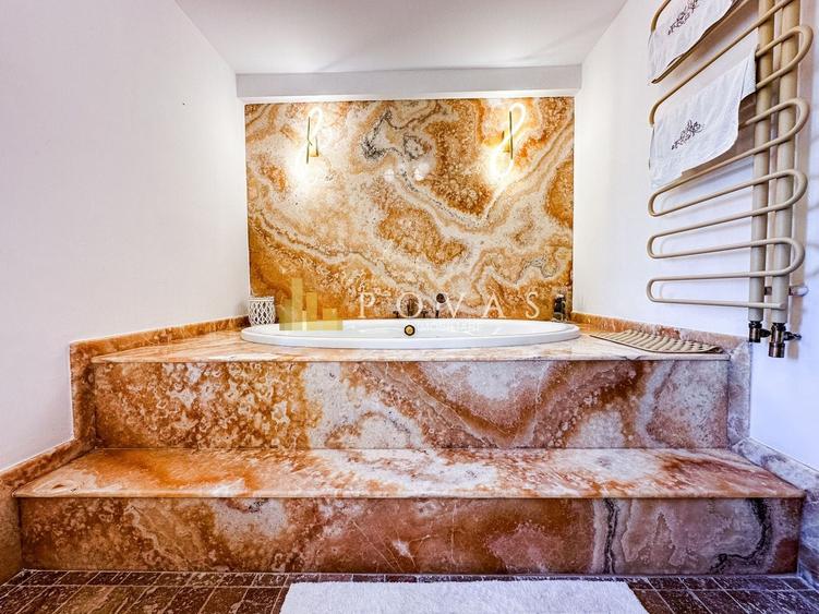 Casă individuală cu 8 camere cu Canalizare în Pipera