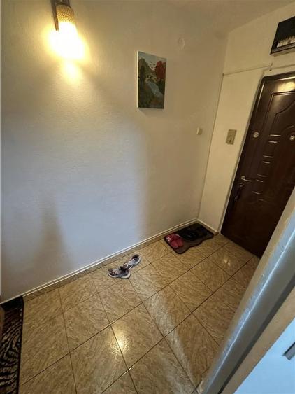 Apartament cu 2 camere semidecomandat în Lipovei