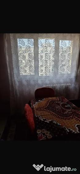 Apartament cu 3 camere decomandat în Colentina