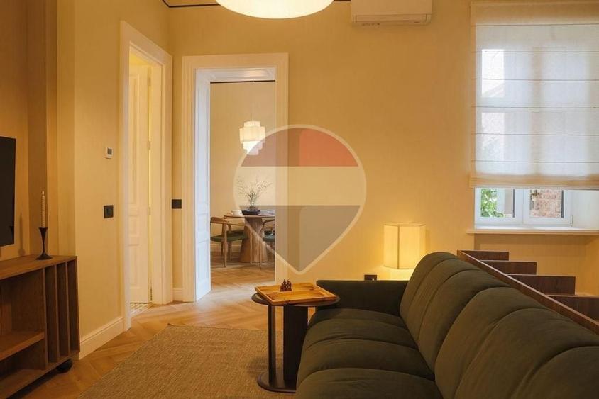 Apartament cu 3 camere decomandat, mobilat în Central