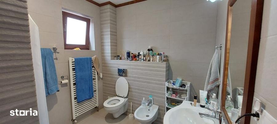 Casă cu 5 camere cu Teren 460 Mp în Corunca