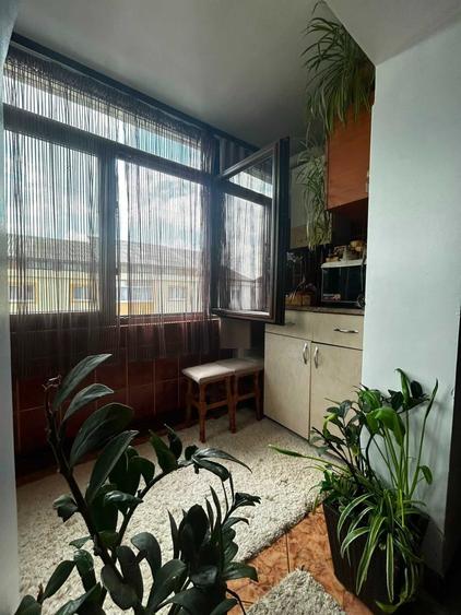Apartament cu 3 camere decomandat în Burdujeni