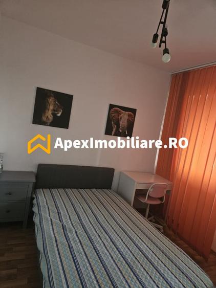 Apartament cu 3 camere decomandat în Tineretului