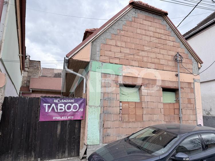 Casă individuală cu 6 camere cu Teren 220 Mp în Orașul de Jos