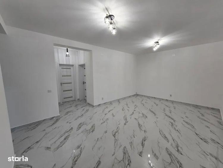 Casă cu 3 camere cu Canalizare în Central