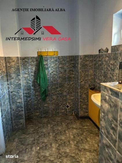 Casă cu 4 camere cu Teren 922 Mp în Teiu