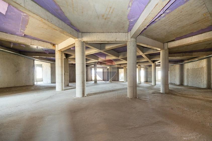 Spațiu comercial, de 2,439.14 mp, în Sud