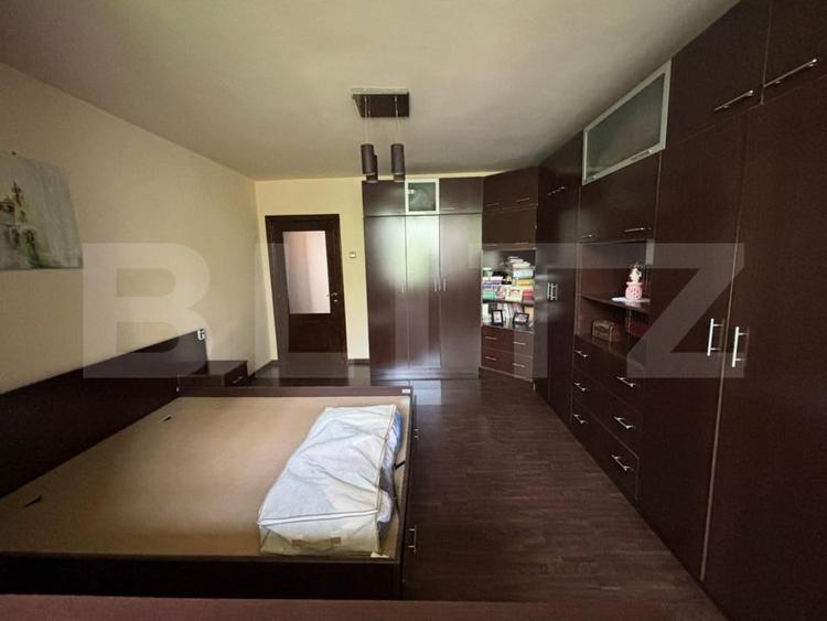 Apartament cu 3 camere decomandat, mobilat în Cina