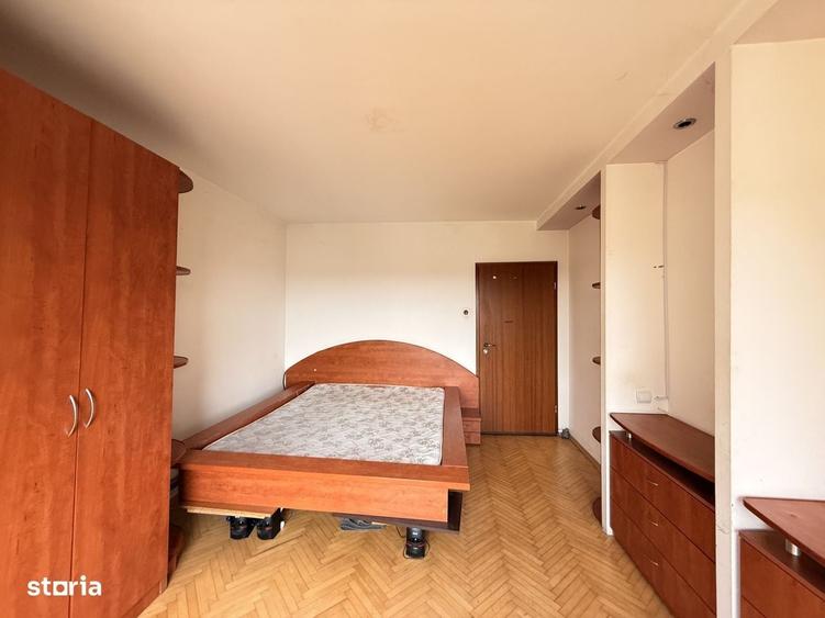 Apartament cu 3 camere decomandat în Spitalul Județean