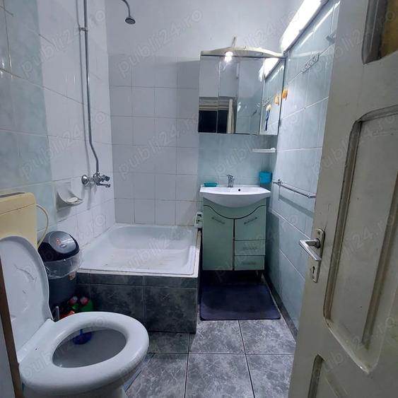 Apartament cu 4 camere decomandat în Traian