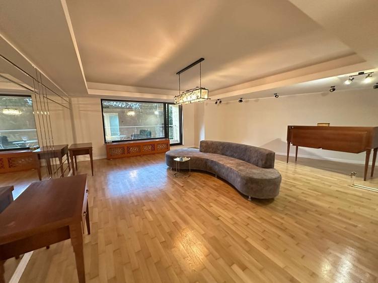 Apartament cu 3 camere decomandat, mobilat în Herăstrău