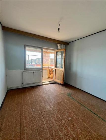 Apartament cu 3 camere semidecomandat în Feldioara